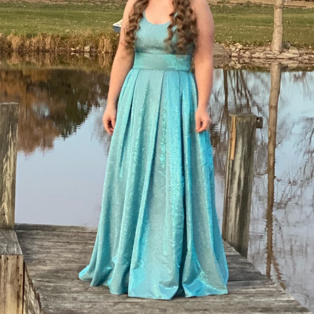 Sparkly Prom Dress - Picture 7 of 10